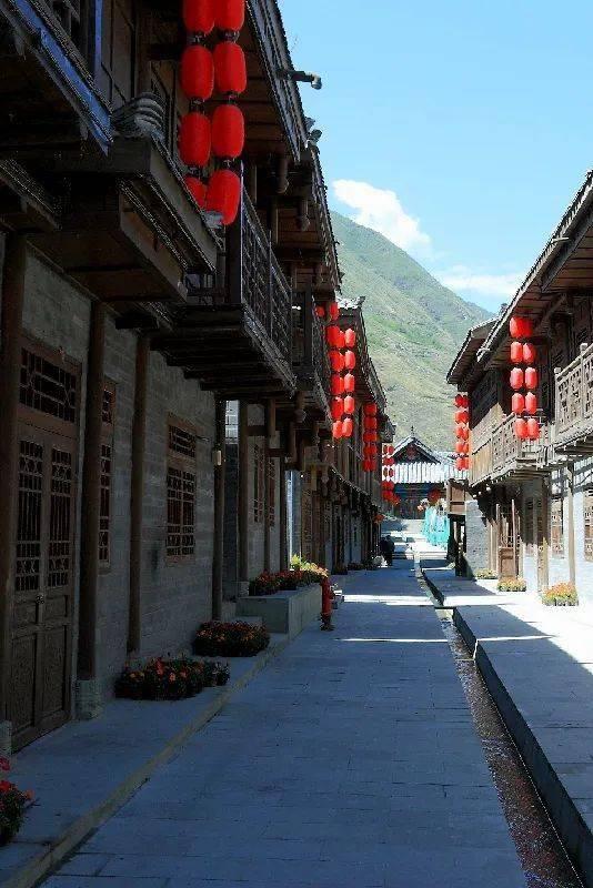 中国女歌手嫁给黑人,被家暴至肛裂,40岁时哭泣:为何找不到男友